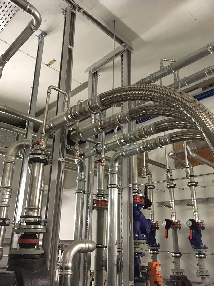 Rohrinstallation im Referenzprojekt Sparkasse Hilpoltstein